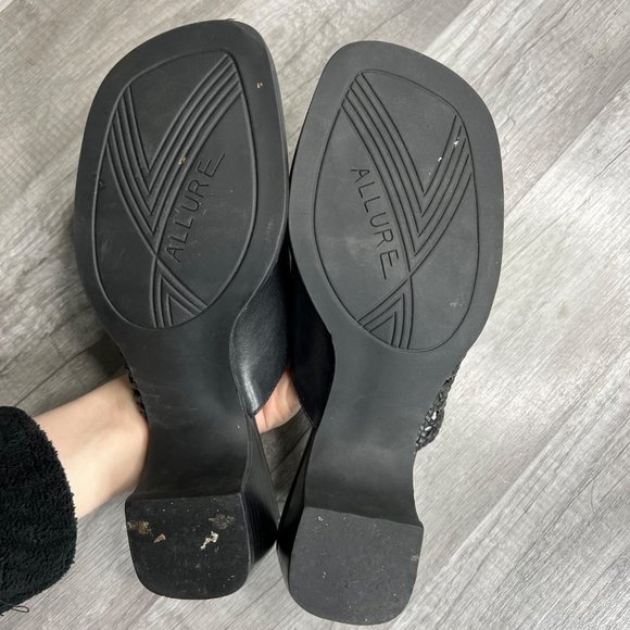 VINTAGE 90s Black Leather Block Heel Slides Sandals Made in Brazil Size 7 1/2 - Picture 7 of 8